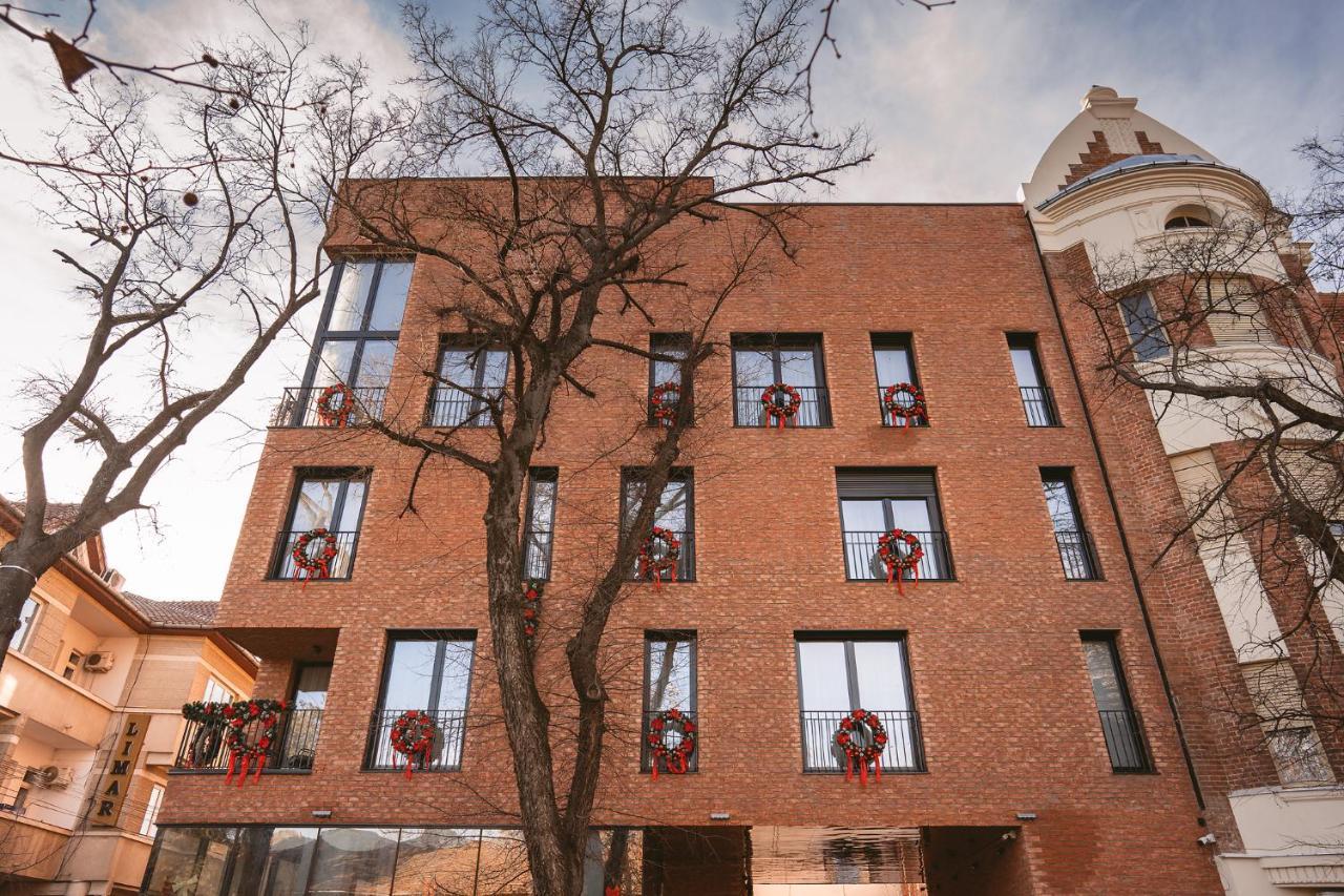 26Bricks Luxury Suites Орадя Экстерьер фото