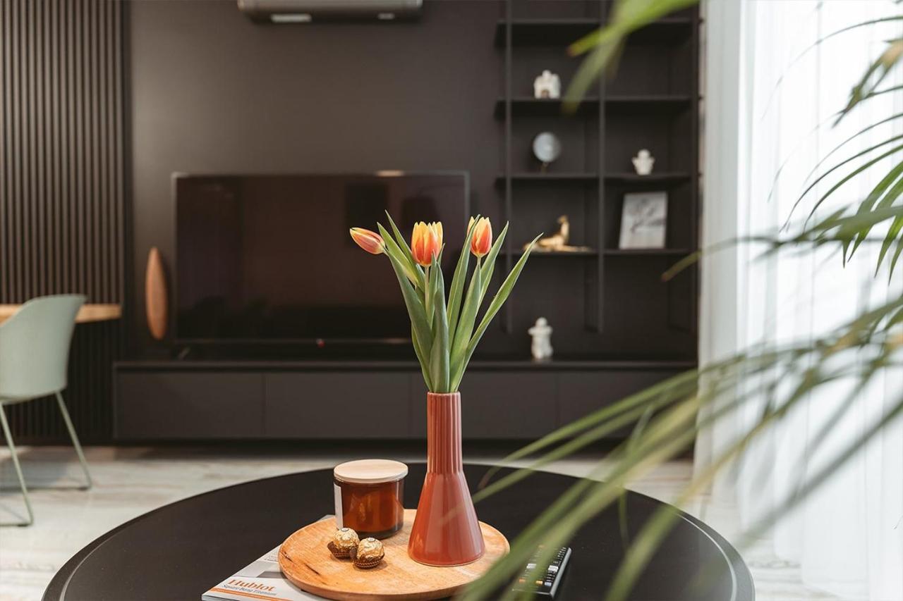 26Bricks Luxury Suites Орадя Экстерьер фото
