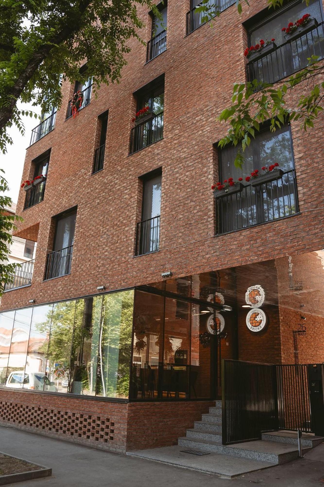 26Bricks Luxury Suites Орадя Экстерьер фото